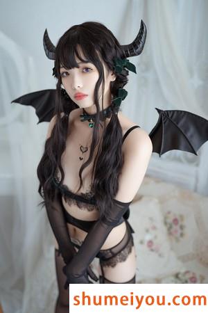 人气动漫Coser@雯妹不讲道理套图预览图